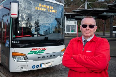 Busfahrer Dirk Frenzel hat sich mit 56 Jahren für eine neue Jobperspektive entschieden.