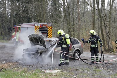 Autobrand am Dienstagmittag in Euba
