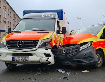 Mitte März stießen dort zwei Rettungsfahrzeuge zusammen. 