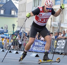 Wie toll sich die Unterstützung des Publikums anfühlt, erfuhr bei der Premiere des Annaberger Citysprints unter anderem Lukas Gross. Das Anfeuern hilft, die steile Strecke zu meistern. 