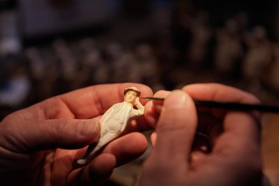 Es dauert sehr lang, um die Lahl-Figuren zum Leben zu erwecken.