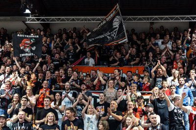 Die Fans hatten am Sonntag großen Anteil am Sieg der Niners. Heute soll die Messe ein weiteres Mal beben.