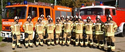 Wehrleiter Sebastian Spreer (l.) steht einer 25 Mann starken Truppe vor, zudem gehören 20 Mitglieder der Ehrenabteilung an. 