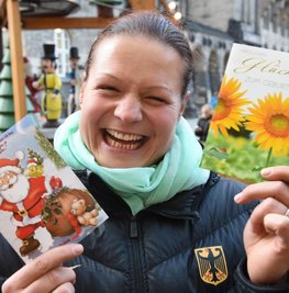 Heute gibt es Geschenke: Einen bedeutsamen Titel darf sie sich selbst unter den Weihnachtsbaum oder auf den Geburtstagsetisch legen: Kugelstoßerin Christina Schwanitz ist zu "Deutschlands Sportlerin des Jahres 2015" gewählt worden.