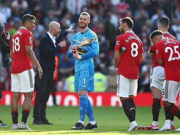 Geht es nach Ex-Nationalspieler und "Sky"-Experte Dietmar Hamann sollte der FC Bayern München den Spanier David de Gea verpflichten. In der vergangenen Saison wurde er zum besten Torhüter der Premier League gewählt. Dennoch ist er vereinslos: Nach zwölf Jahren bei Manchester United wurde sein Vertrag nicht verlängert.