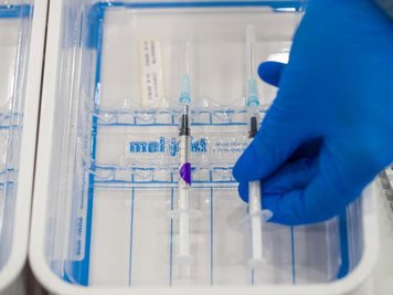            Die Ständige Impfkommission empfiehlt die Coronavirus-Impfung bei Kindern und Jugendlichen nur für Vorerkrankte.