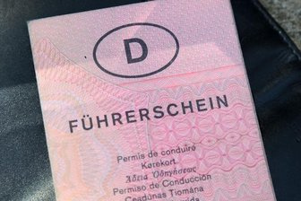 26.000 Papierführerscheine müssen gewechselt werden - Wer seinen Papierführerschein trotz Umtauschpflicht behält, riskiert ein Verwarngeld. 