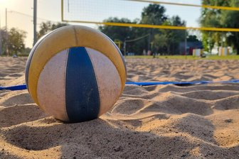 26. Adorfer Beach-Volleyball-Cup mit internationalem Charakter: „Mumien“ spielen bis in die Nacht hinein -