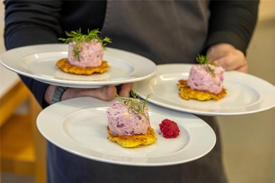 Kleine Vorspeise, kleine Preise: Überladene Teller sind ohnehin nicht mehr das Maß der Dinge, sagt Küchenchef Hammer.