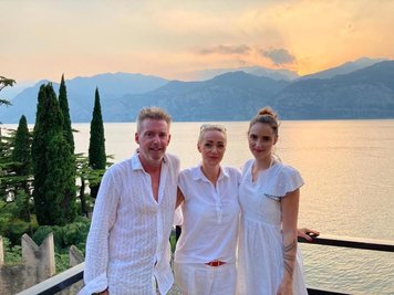 Nico, Conny und Aimée Kunz (von links) genießen den Gardasee am liebsten in Familie. 