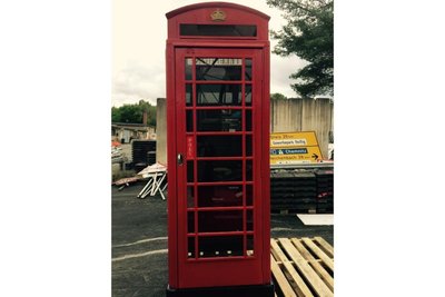 Aktuell steht die original „Red Box“, die einst 5000 Euro gekostet hat, auf dem Plauener Bauhof.
