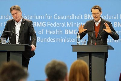 Erläutern die nächsten Reformschritte: Gesundheitsminister Karl Lauterbach (rechts) und sein Stuttgarter Kollege Manfred Lucha. 