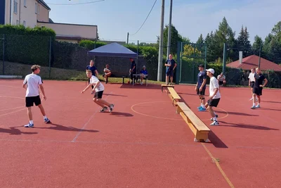 Zum Vereinsgeburtstag wurde in Hilbersdorf zum fünften Mal das Völkerball-Turnier ausgetragen. Über 70 Mitglieder nahmen teil.