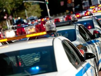 Polizeiautos in New York.