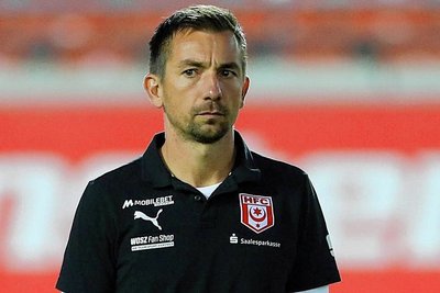 Einst in Aue gescheitert, jetzt in Halle kritisiert: André Meyer. 