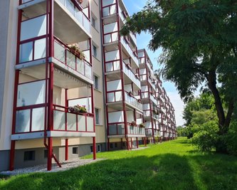 In der Richard-Wagner-Straße 2-14 in Frankenberg hat die AWG diese Balkone errichten lassen. 