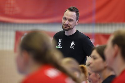 Sascha Thieme hat die Handballerinnen des HVC im vergangenen Sommer als Cheftrainer übernommen.