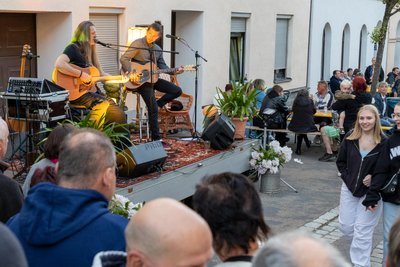 Das Straßenfest in Falkenstein lockt mit vier Bühnen und unterschiedlichen Musikrichtungen.