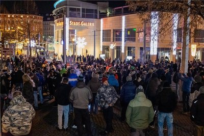 Erst am Sonntagnachmittag hatten Menschen in Plauen gegen die Coronapolitik demonstriert. 