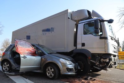 Ein Unfall ereignete sich an der Kreuzung S 203/S 201 bei Oederan. Die Kreuzung war zeitweise gesperrt.