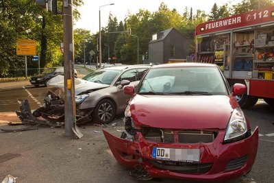 Ein Suzuki und ein Citroen kollidierten am Freitagnachmittag an einer Freiberger Kreuzung.
