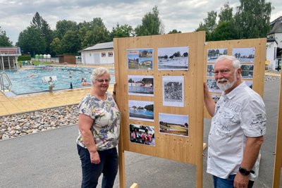 Steffi Weibrecht und Jürgen Beyer haben eine Ausstellung zur 100-jährigen Geschichte des Sommerbades organisiert.