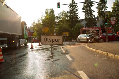 Ein Suzuki und ein Citroen kollidierten am Freitagnachmittag an einer Freiberger Kreuzung.