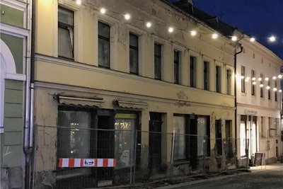 Die frühere Eisdiele wird abgerissen. 