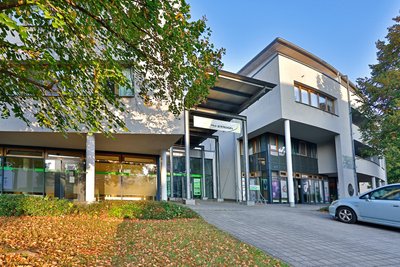 Der Eingangsbereich der Passage am Stadion war bisher ein Jugend-Treffpunkt – auch damit ist es jetzt vorbei.