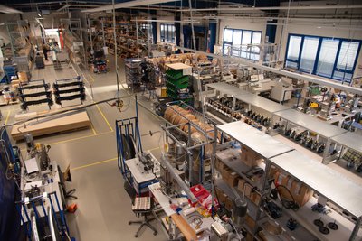 Ein Blick in einen der Produktionsbereiche der Firma S&S Electronic in Klingenthal.