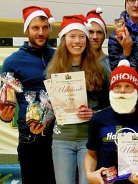 Ellen Pestel (M.) ist Stammgast beim Freiberger Adventslauf. 2022 siegte sie im Hauptlauf. 