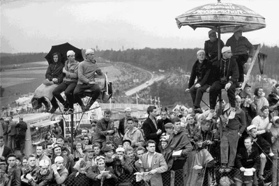 Der Sachsenring 1960 kurz vor der WM mit dem neuen Start-und-Ziel-Turm.