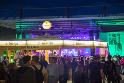 Pünktlich zum Freitagabend 20 Uhr haben sich die Tore zum Freiberger Brauhausfest geöffnet.