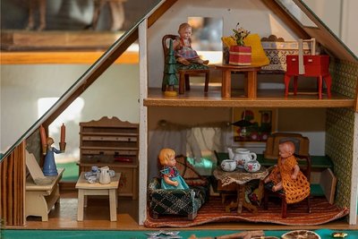 An die Kinder haben die Heimat- und Museumsfreude Falkenstein ebenso gedacht: Ausgestellt ist auch Spielzeug wie dieses Puppenhaus.