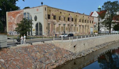 Kulturhauptstadt-Projekt und Beitrag zur Stadtentwicklung: Die Hartmannfabrik am Ufer der Chemnitz soll die zentrale Anlaufstelle zum Thema Chemnitz2025 werden. Der gut 150 Jahre alte Bau gehörte einst zur Sächsischen Maschinenfabrik des "Lokomotivkönigs" Richard Hartmann. Nach der anstehenden denkmalgerechten Sanierung werden dort unter anderem die Kulturhauptstadt GmbH sowie ein Willkommenszentrum ihren Sitz haben.