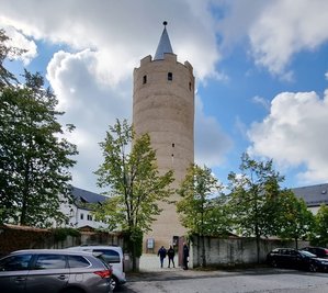 Ein Mensch war am Mittwoch vom Burgfried "Dicker Heinrich" gestürzt.