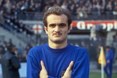 Zwischen 1963 und 1974 bestritt Sandro Mazzola 70 Länderspiele für Italien, dabei erzielte er 22 Tore.