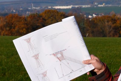 Ein Ausguck mit Blick zum Sachsenring ist Kunst und Herausforderung zugleich.