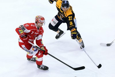 Verteidiger Adam McCormick hat seinen Vertrag bei den Eispiraten Crimmitschau verlängert.