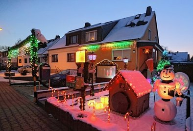 Das Weihnachtsland im Vorgarten von Mario Kühnreich ist noch bis Silvester zu bestaunen. 