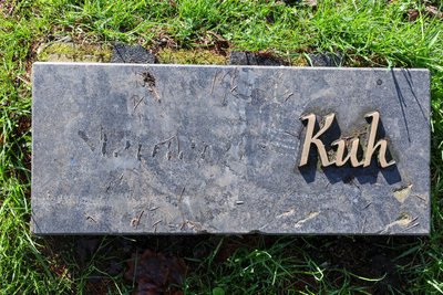 Das erste Wort des Schriftzuges „Steinerne Kuh“ wurde vor Ostern komplett gestohlen.