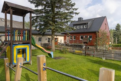 Im Ortsteil Grumbach haben nicht nur die „Waldspatzen“ ihre Kita (Foto), an der Grundschule gibt es auch noch einen Hort.