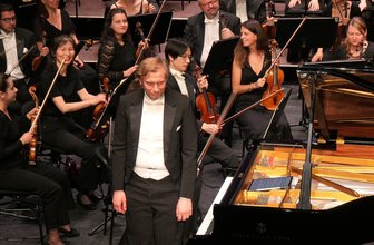 Der tschechische Pianist Ivo Kohánek fungierte in Bad Elster als Solist für das selten gespielte Klavierkonzert von Antonín Dvorák.