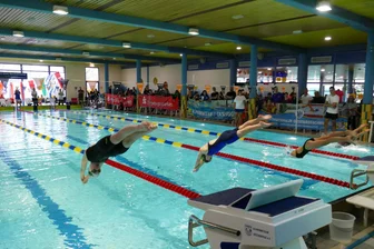 27. Internationaler Erzgebirgsschwimmcup bietet drei Rekorde und das Comeback einer Olympia-Teilnehmerin - Reichlich 500 Schwimmer aus knapp 40 Vereinen Deutschlands, Tschechiens und Polens haben im Marienberger 25-Meter-Becken zwei Tage lang ihr Können unter Beweis gestellt.