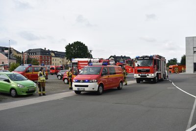 Etwa 40 Kameraden sind am Freitagnachmittag zu einer Übung bei Murrelektronik in Stollberg ausgerückt.