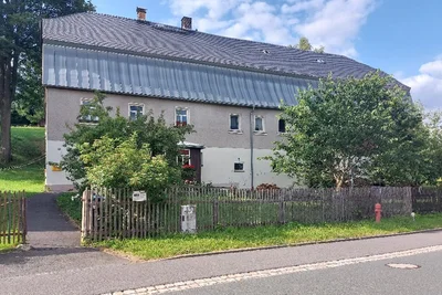 Das Gebäude, um das es im Theaterstück geht, ist das Huterhaus an der Mangelsdorfstraße in Schöneck.