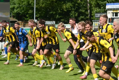 Nach dem 4:2-Sieg gegen Bautzen verabschiedeten sich die Auerbacher Fußballer mit sichtlich guter Laune in die Sommerpause.