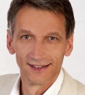 Oberbürgermeister Volker Holuscha.
