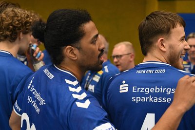 Dieudonné Mubenzem kam 2022 nach Aue und stieg mit dem EHV 2023 in Liga 2 auf. Nun verlässt er das Erzgebirge. Sein Vertrag wurde nicht verlängert.