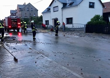 Am Donnerstagabend kam es erneut zu einem Wasserrohrbruch auf der B 169 im vogtländischen Bergen. 